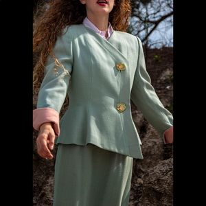 Vintage 80’s women’s suit.